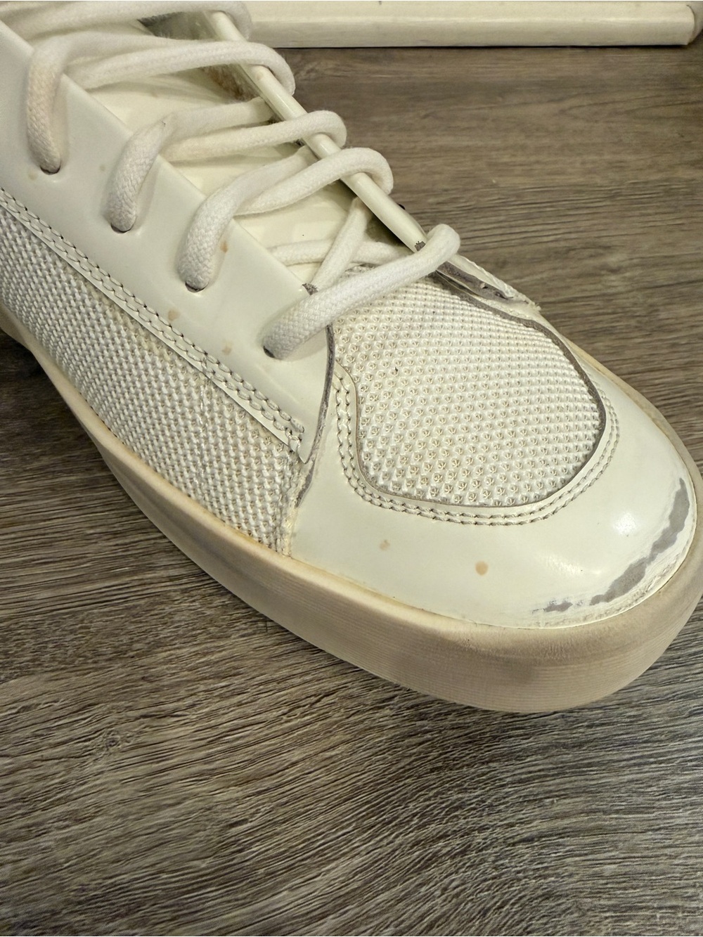 Golden Goose White Sneakers with Black Star - Picture 10 of 11